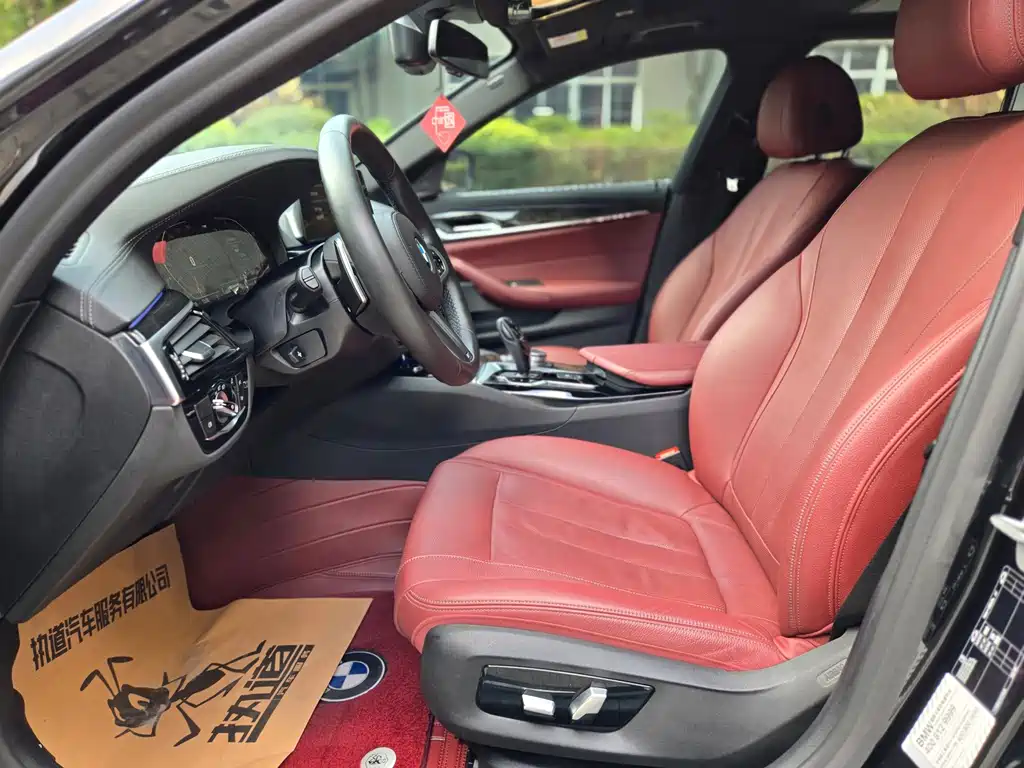 BMW 5 Series — миниатюра 7
