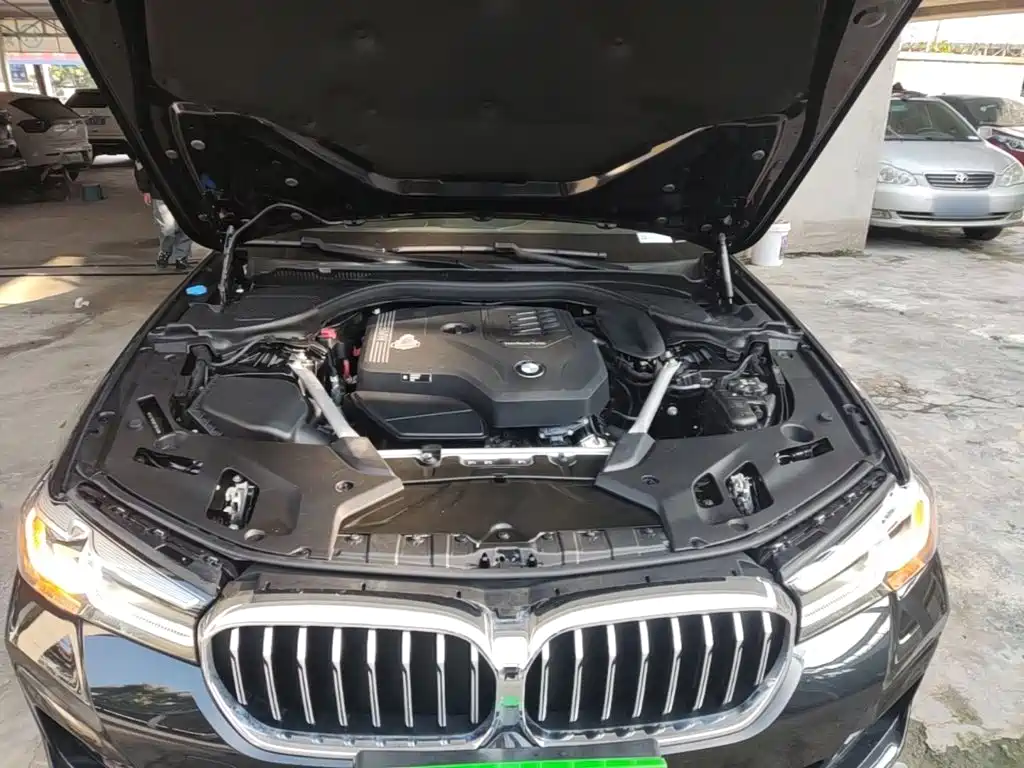 BMW 5 Series — миниатюра 20