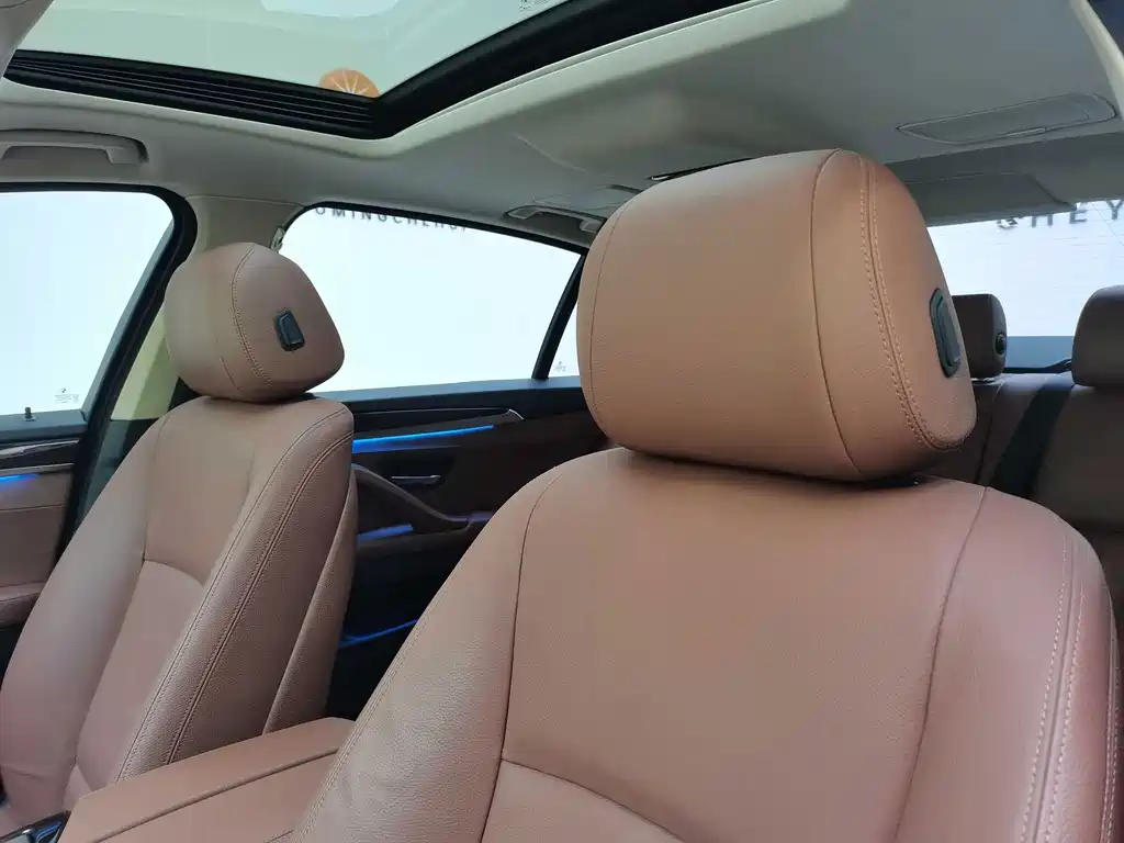 BMW 5 Series — миниатюра 15