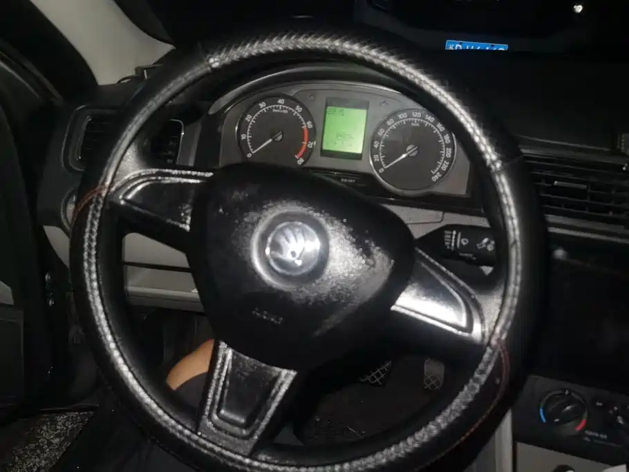 Skoda Rapid — миниатюра 15
