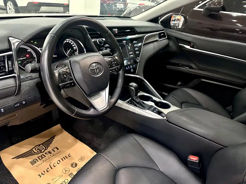 Toyota Camry — миниатюра 6