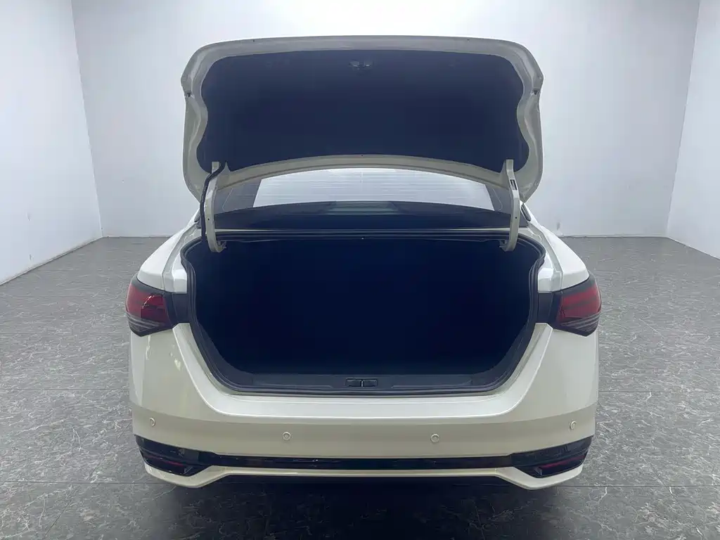 Nissan Sylphy — миниатюра 7