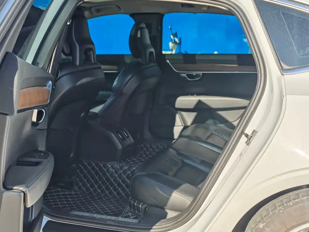 Volvo S90 — миниатюра 4