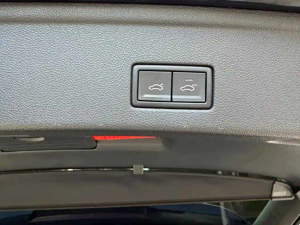 Volkswagen Touareg — миниатюра 22