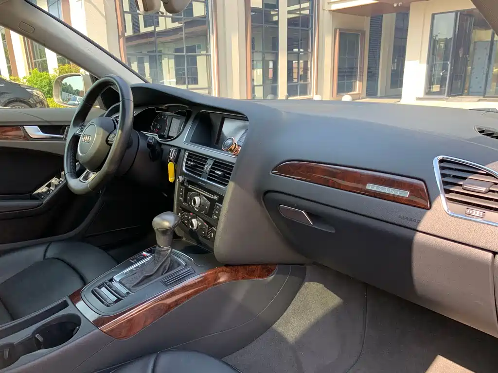 Audi A4L — миниатюра 27