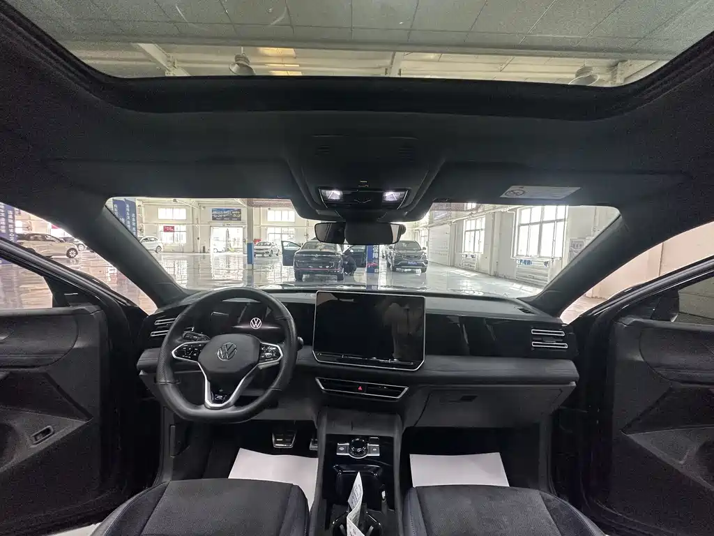 Volkswagen Tiguan L — миниатюра 11