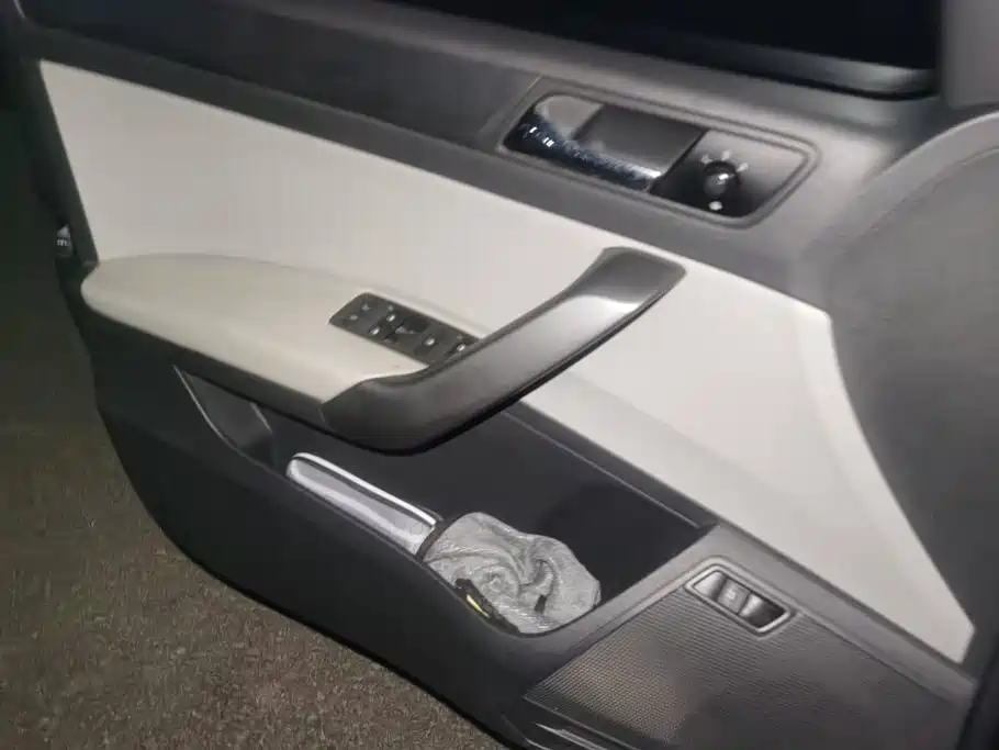 Skoda Rapid — миниатюра 7