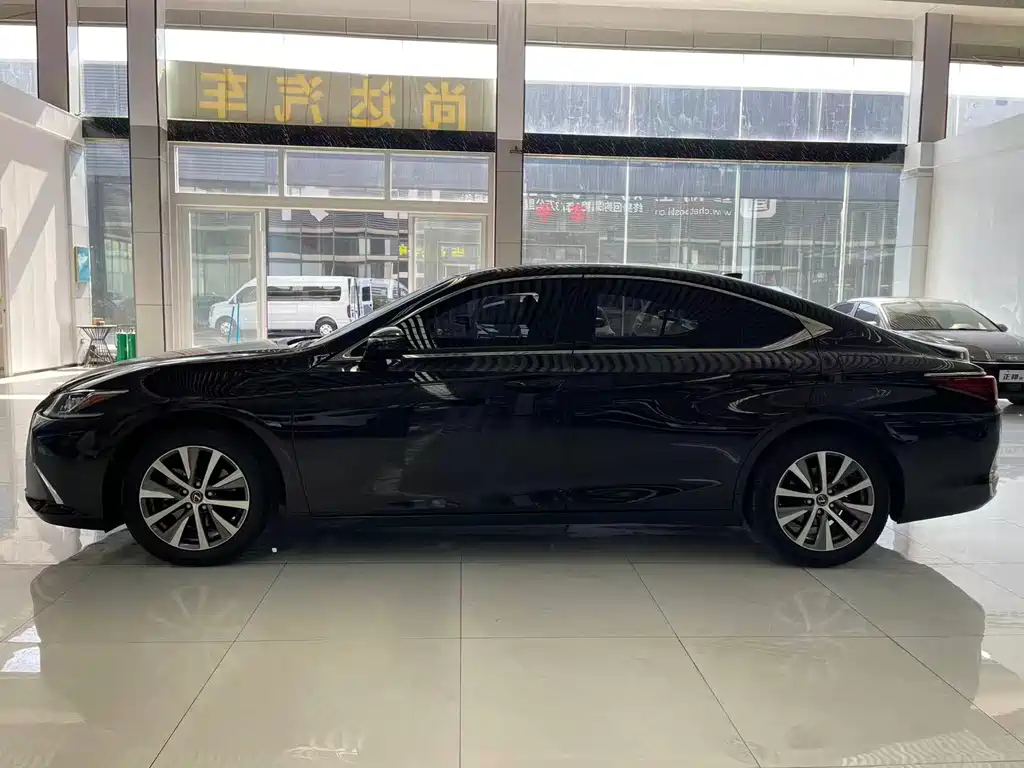 Lexus ES — миниатюра 3