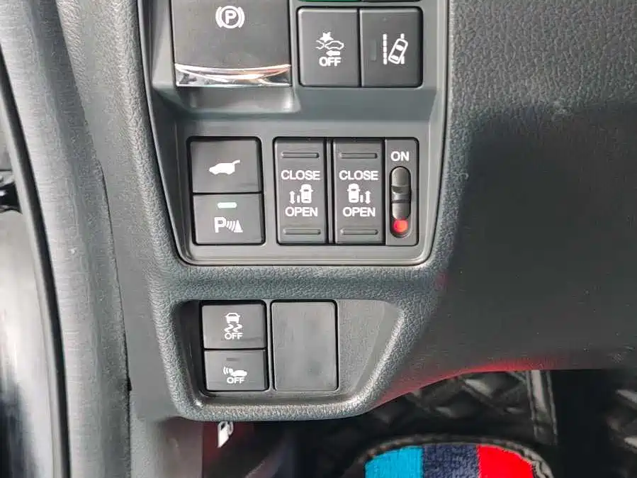 Honda Elysion — миниатюра 10