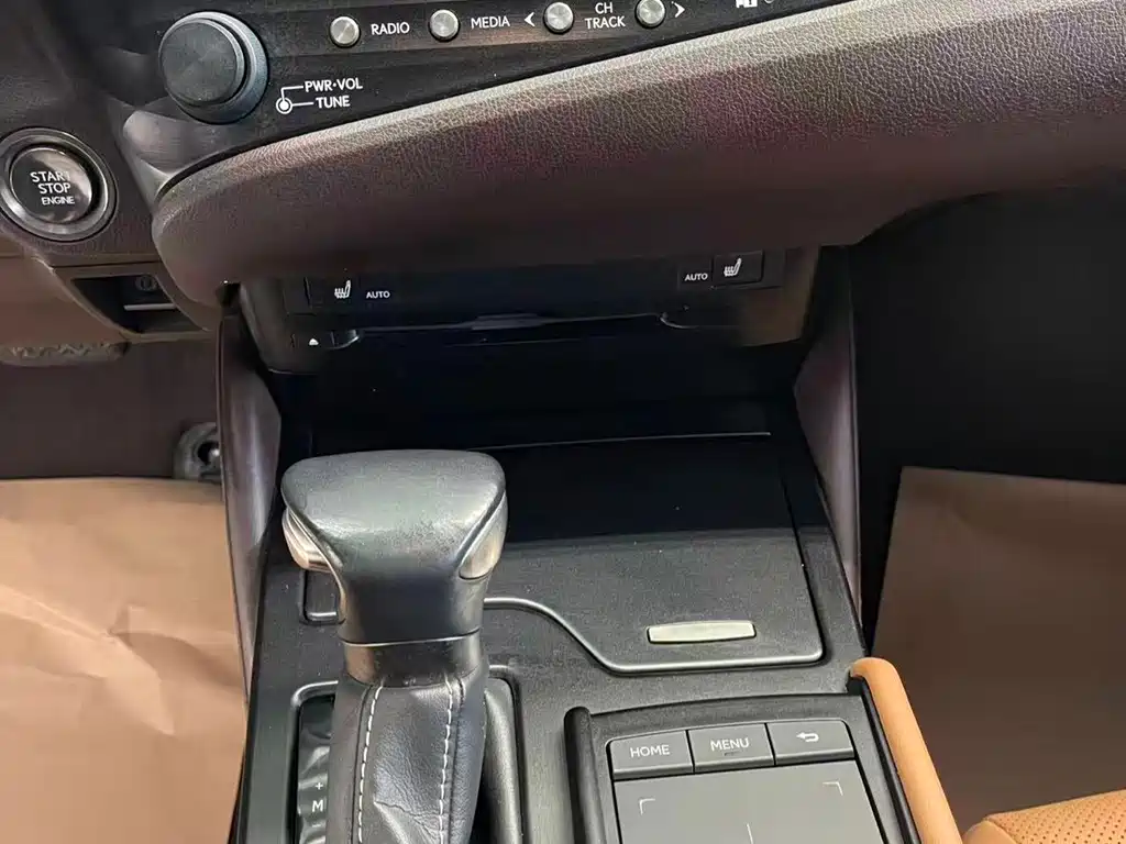 Lexus ES — миниатюра 14