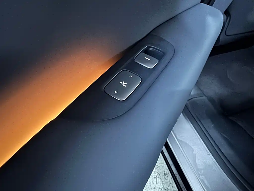 Xiaomi YU7 — миниатюра 9