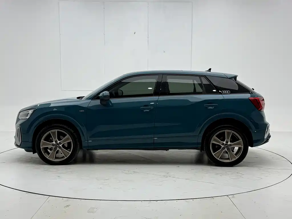 Audi Q2L — миниатюра 9