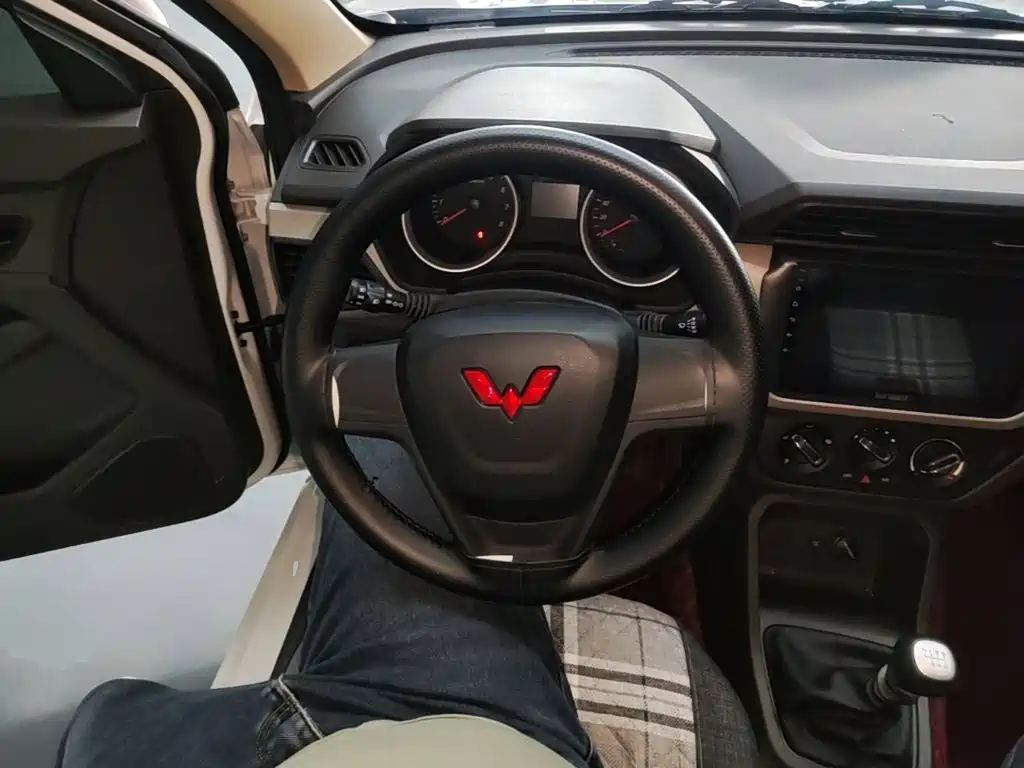 Wuling Hongguang — миниатюра 11