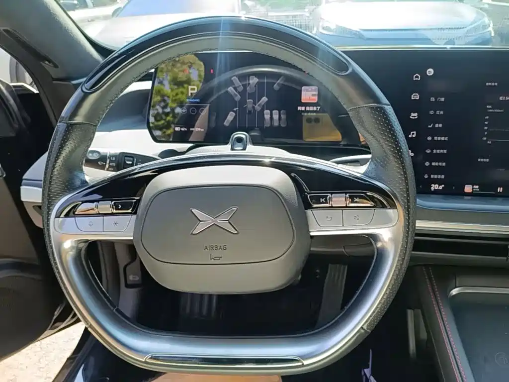 XPeng P7 — миниатюра 11