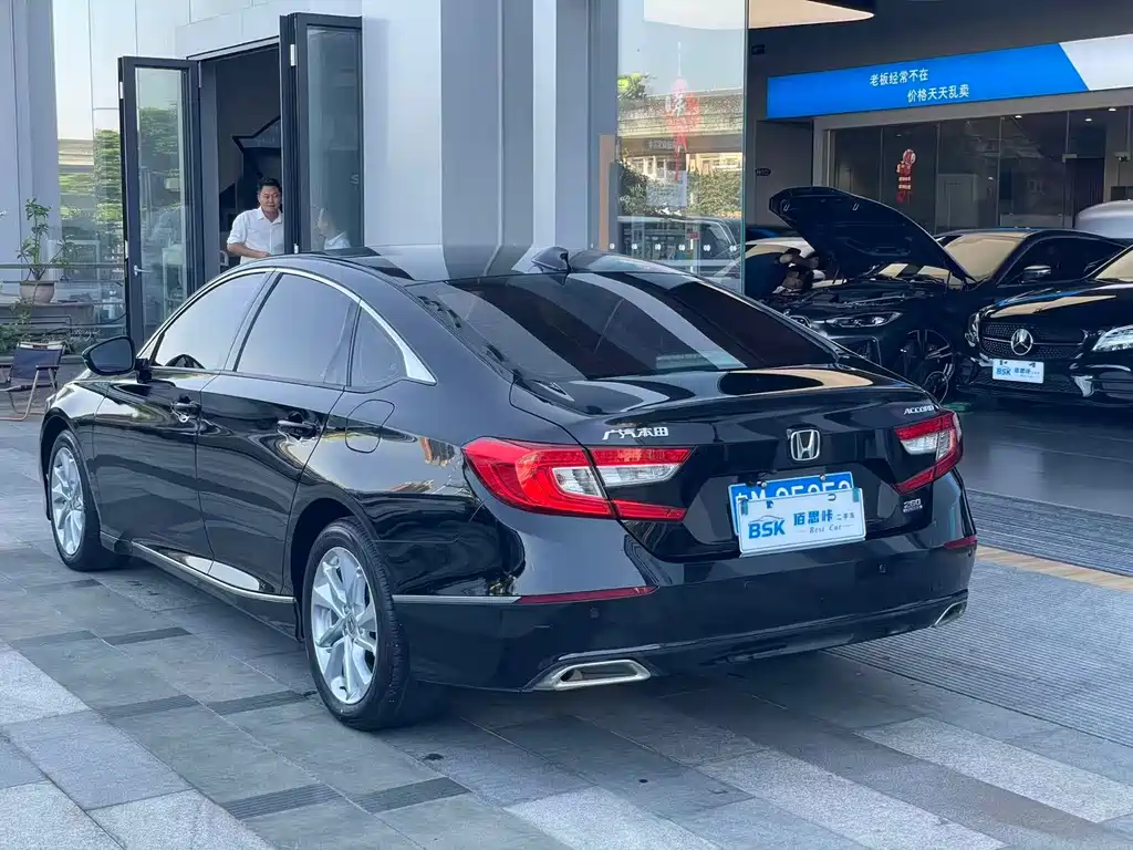 Honda Accord — миниатюра 16
