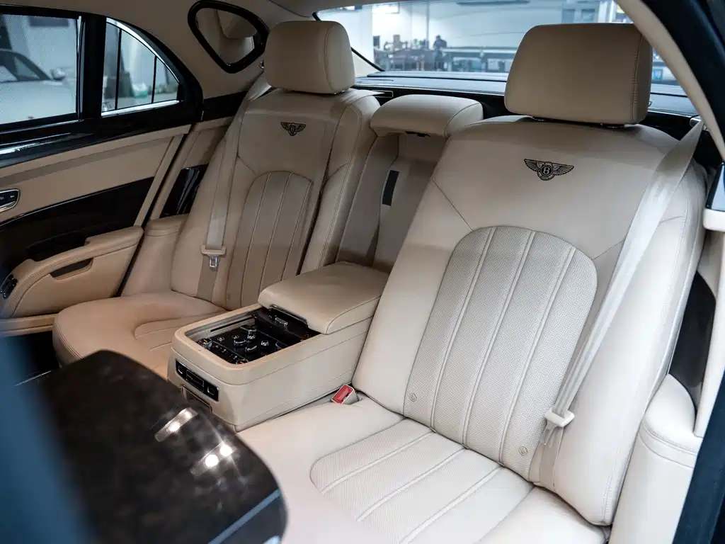 Bentley Mulsanne — миниатюра 25