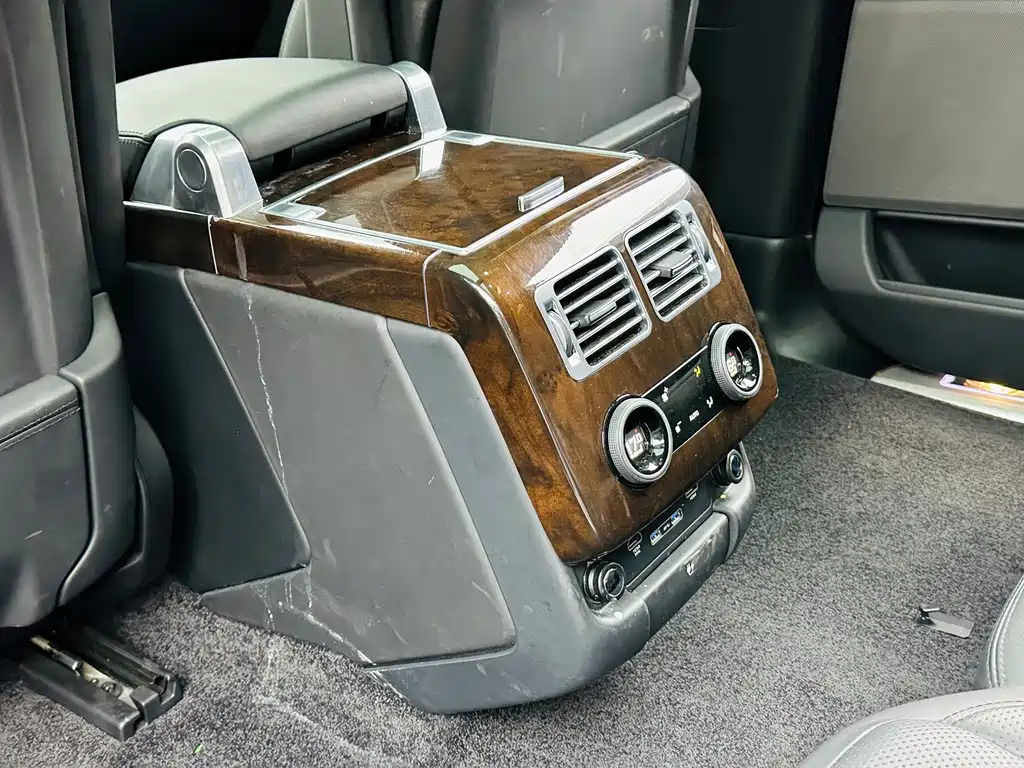 Land Rover Range Rover — миниатюра 20