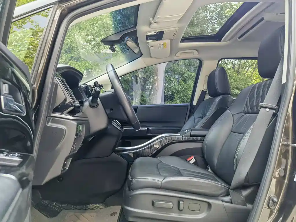 Honda Elysion — миниатюра 8