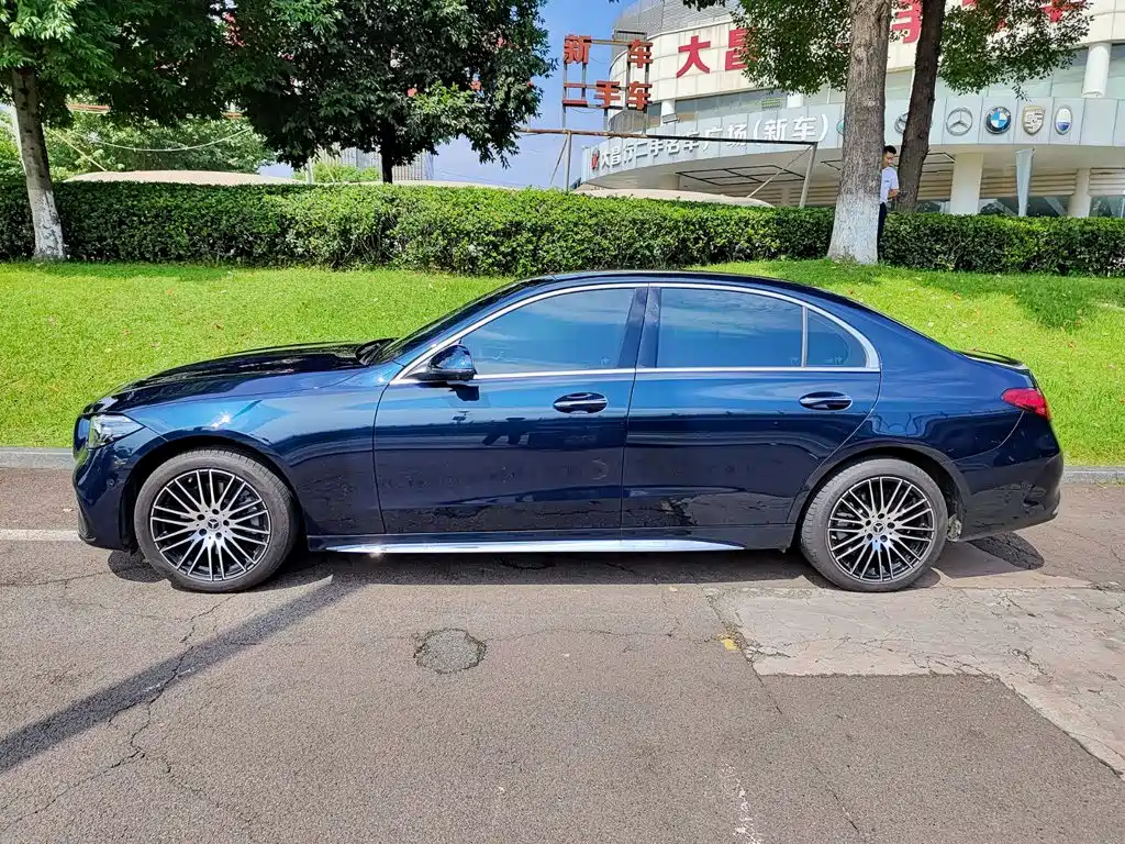 Mercedes-Benz C-Class — миниатюра 3