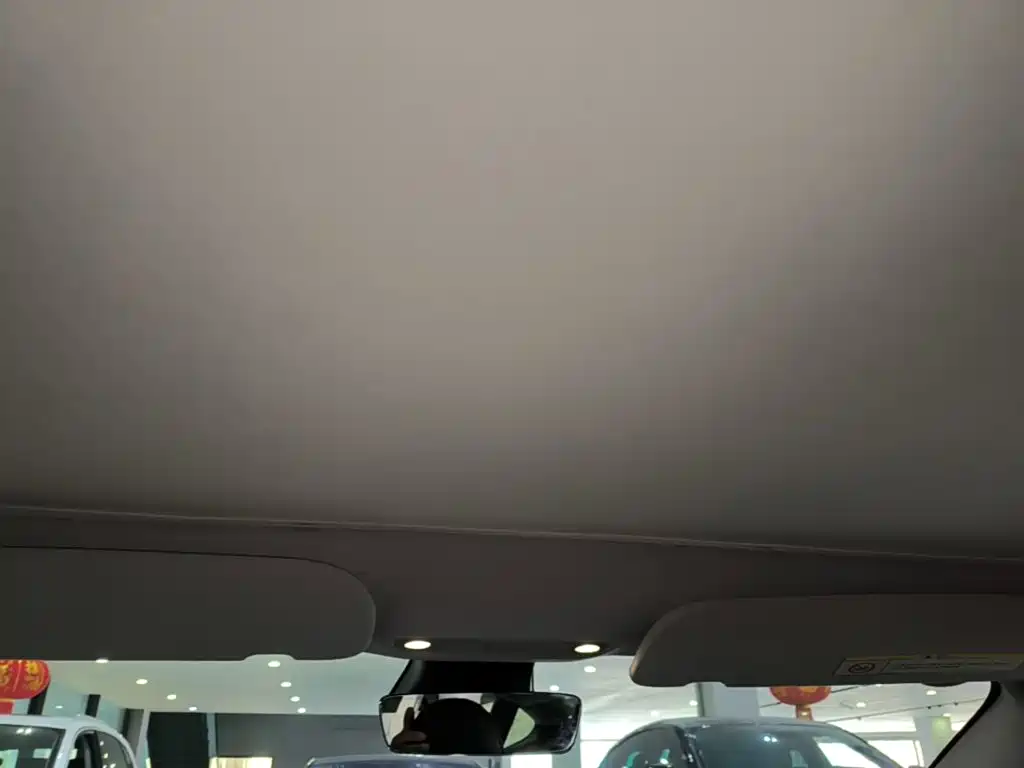 Tesla Model 3 — миниатюра 18