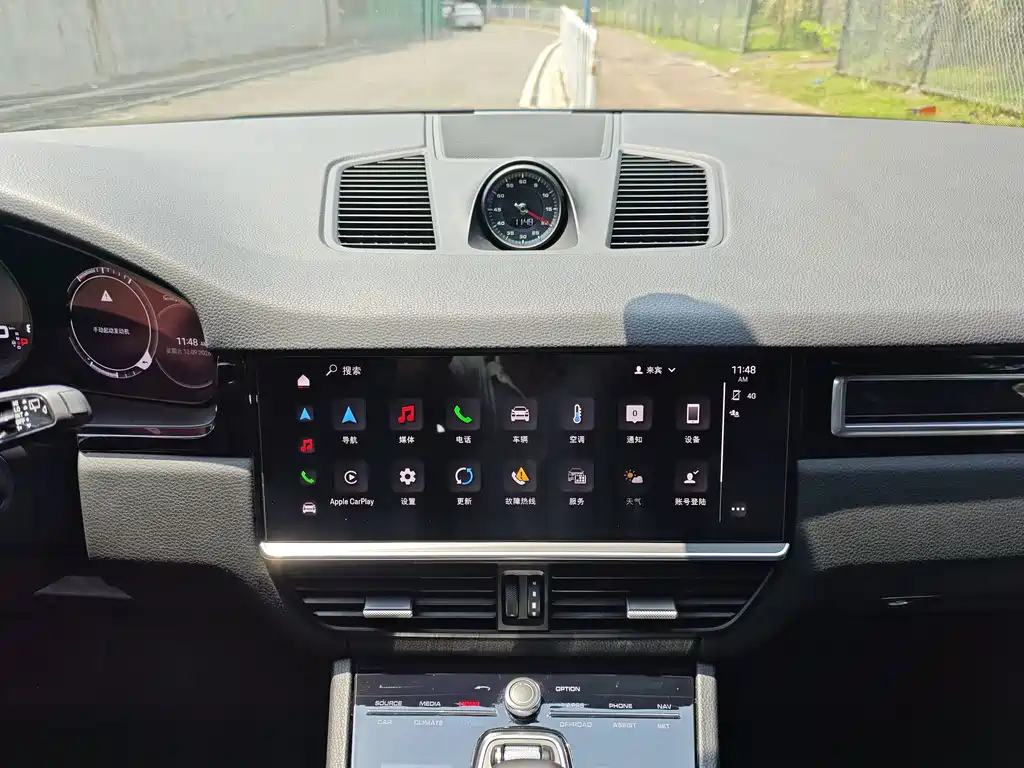 Porsche Cayenne — миниатюра 14