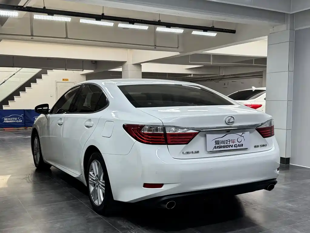 Lexus ES — миниатюра 5