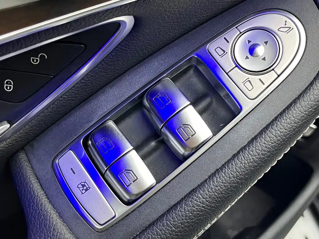 Mercedes-Benz GLC — миниатюра 12