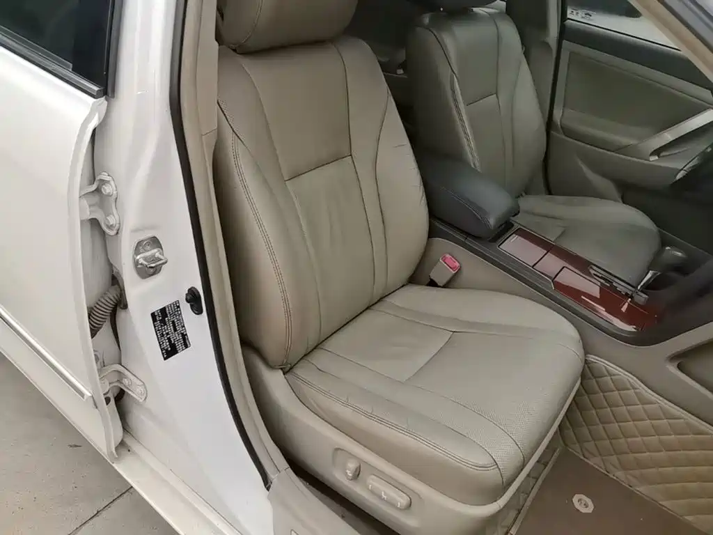 Toyota Camry — миниатюра 25