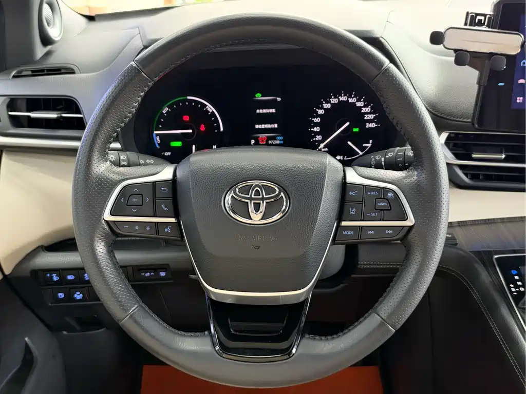 Toyota Sienna — миниатюра 12