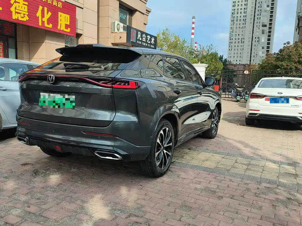 Changan UNI-Z New Energy — миниатюра 9