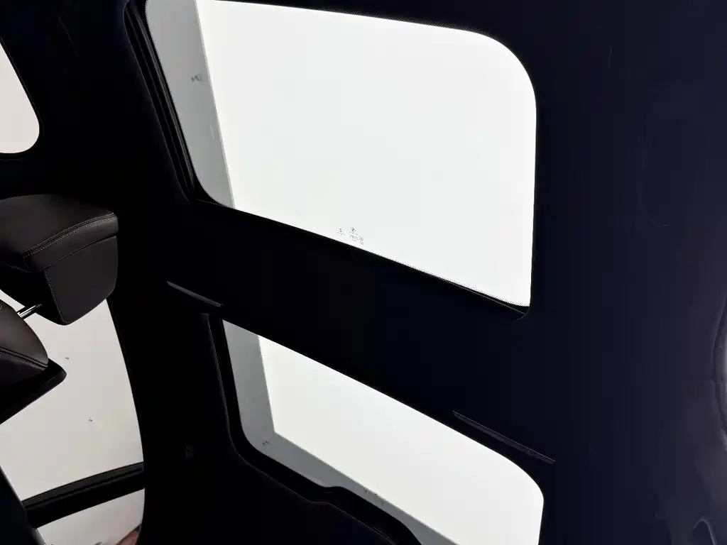 BMW 7 Series — миниатюра 15