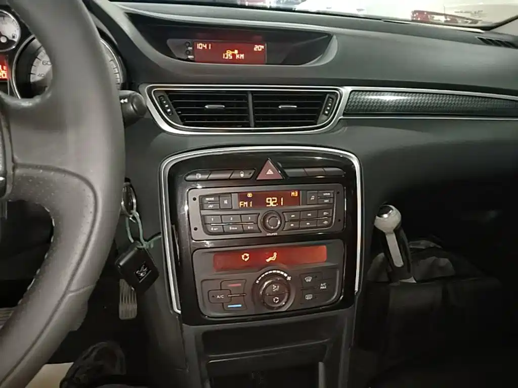 Peugeot 308 — миниатюра 13