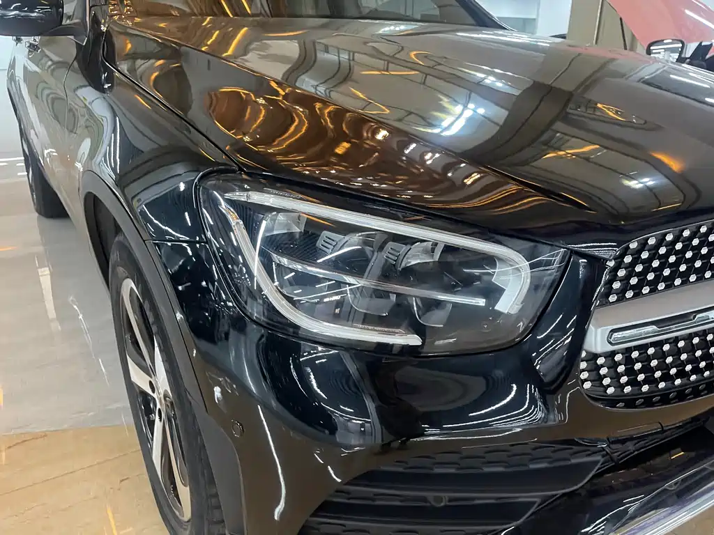 MERCEDES-BENZ GLC