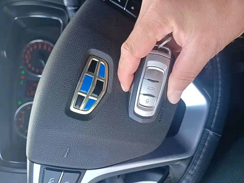 Geely Vision — миниатюра 9
