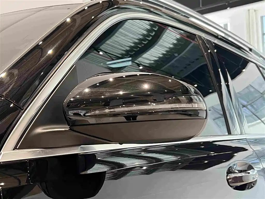 Mercedes-Benz GLB — миниатюра 15