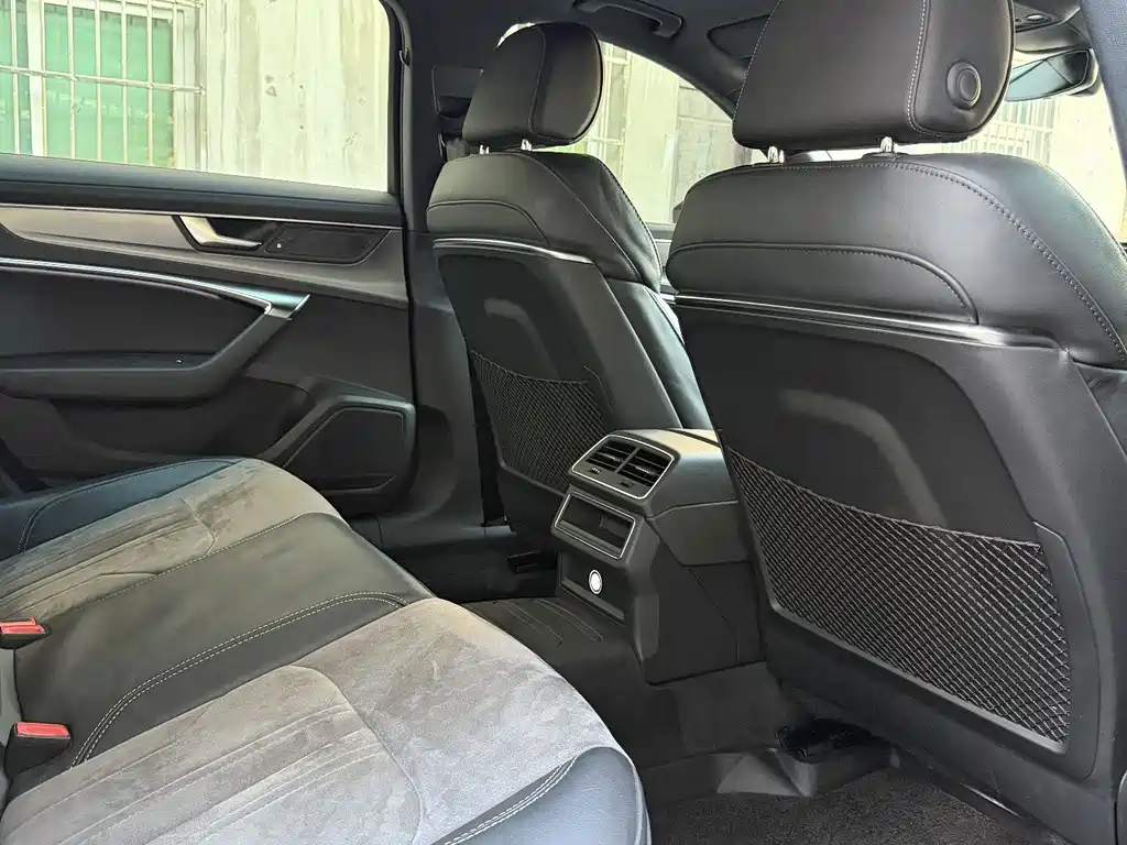 Audi A6L — миниатюра 10