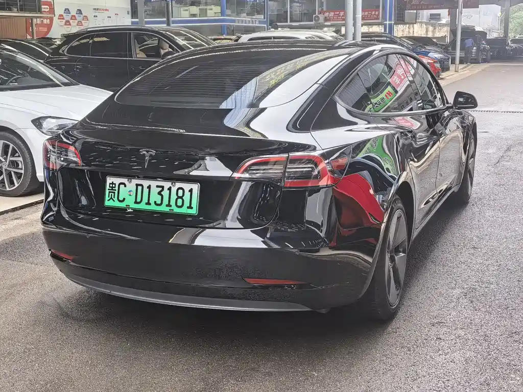 Tesla Model 3 — миниатюра 4