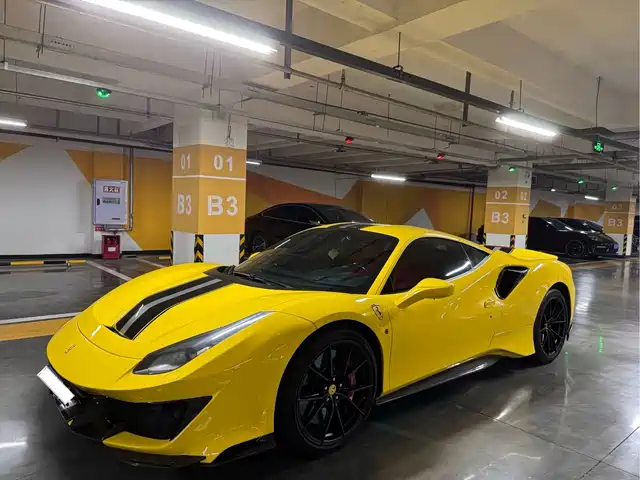 FERRARI  488 2017