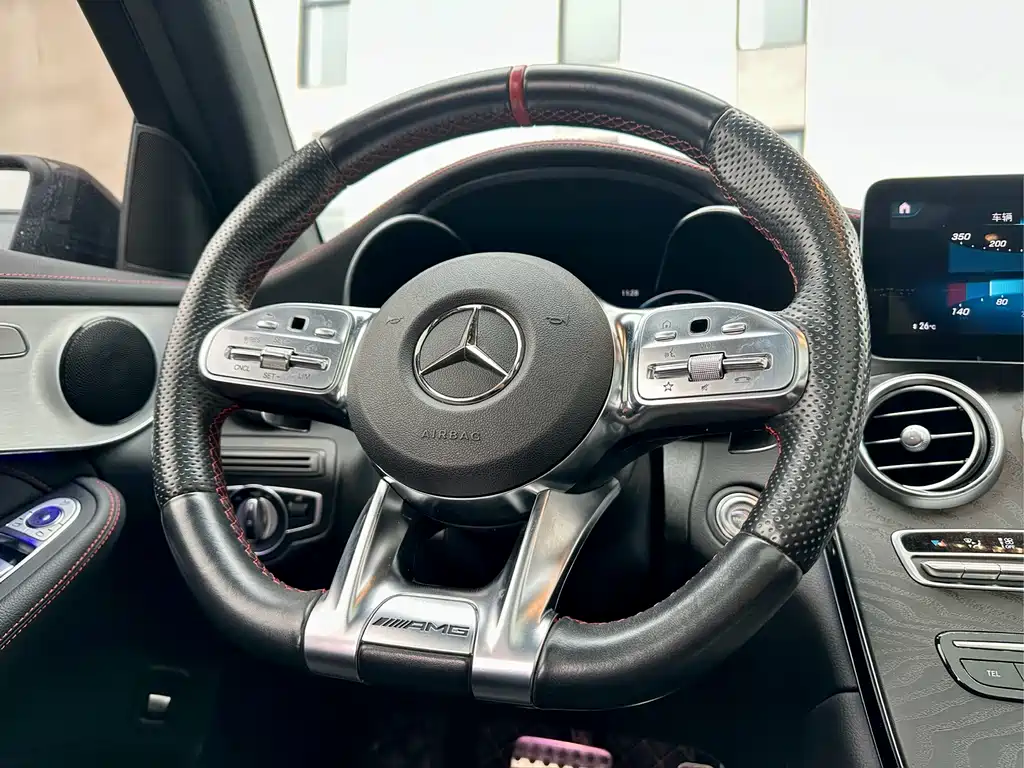 MERCEDES-BENZ GLC AMG