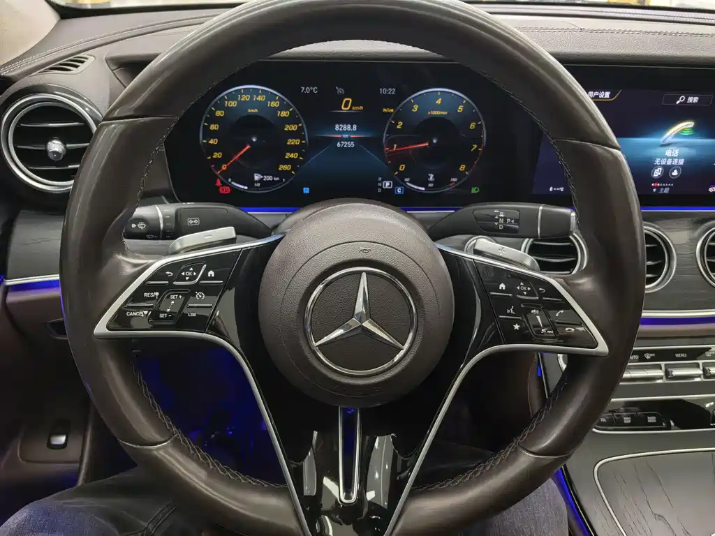 MERCEDES-BENZ E CLASS