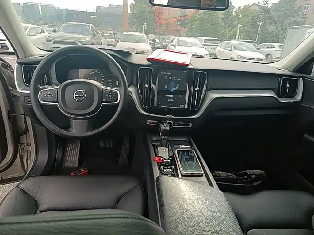 Volvo XC60 — миниатюра 10