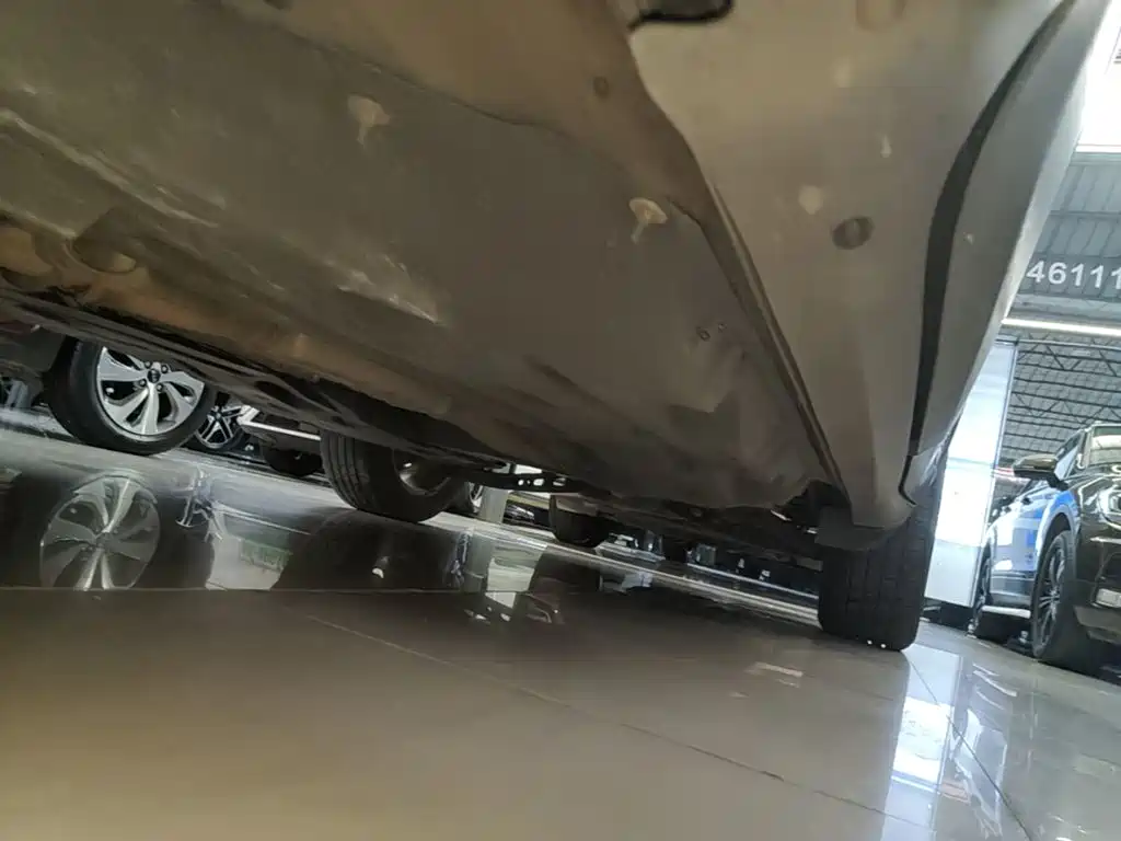 Jeep Grand Commander — миниатюра 22