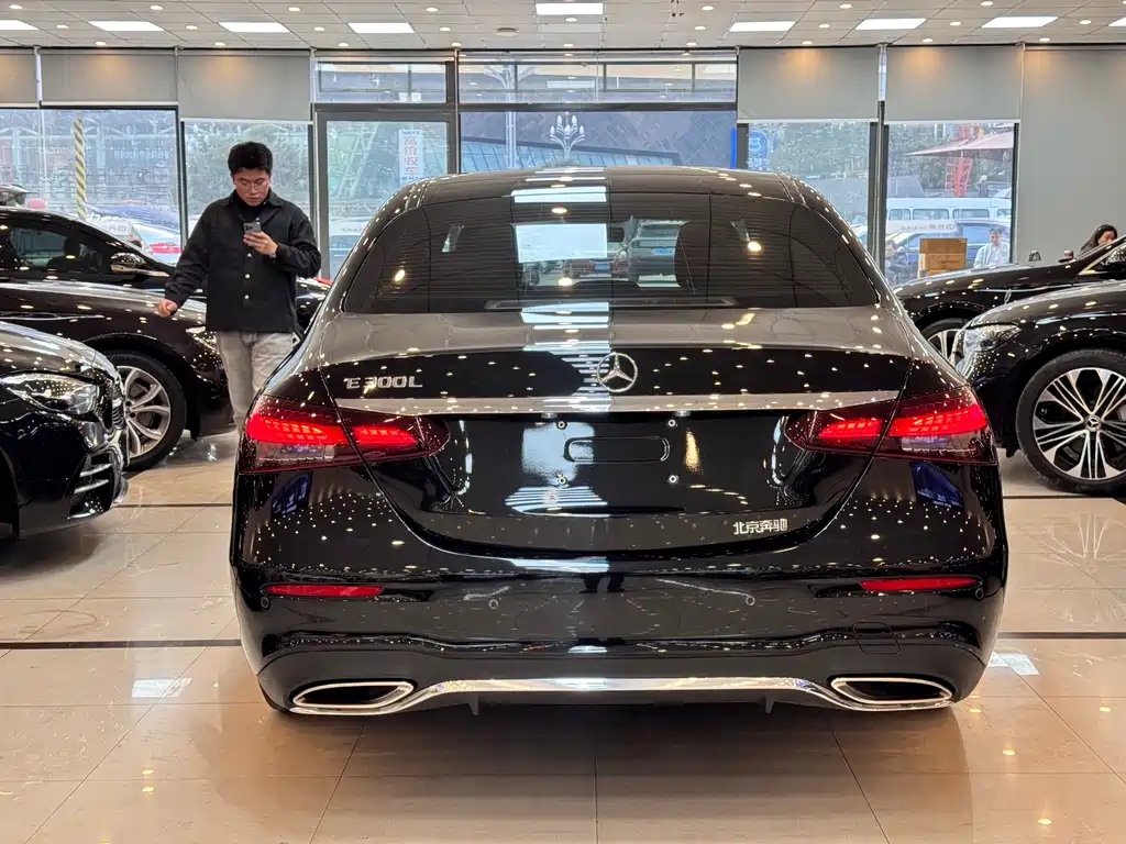 MERCEDES-BENZ E CLASS