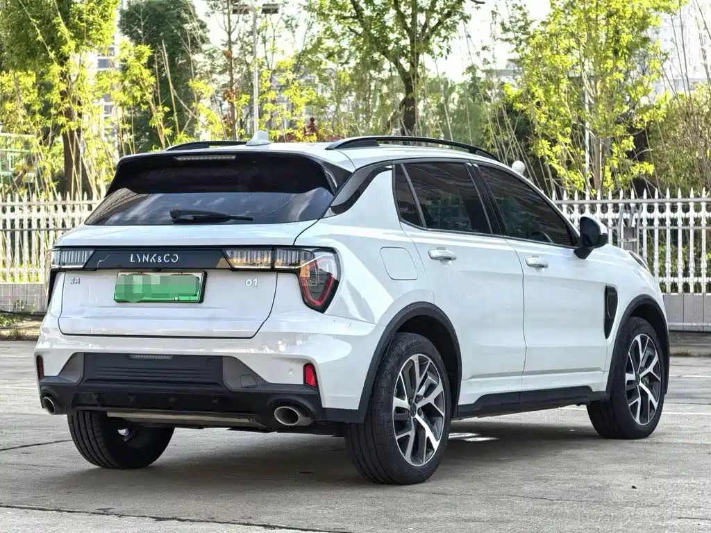 Lynk & Co 01 EM-P — миниатюра 4