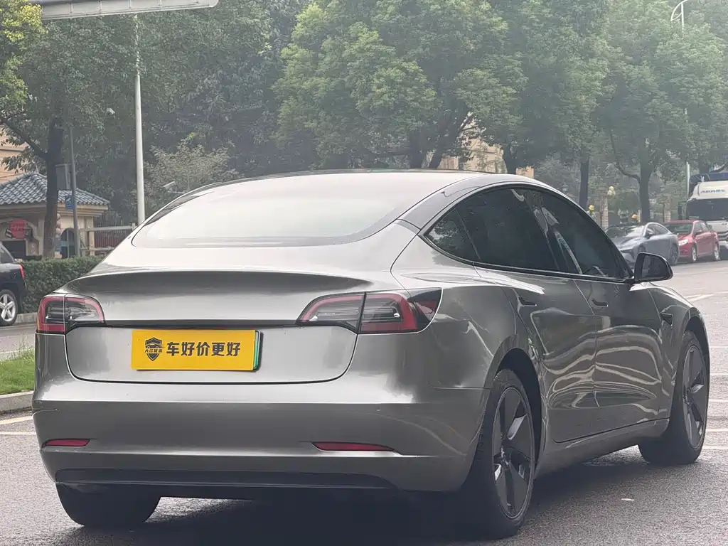 Tesla Model 3 — миниатюра 11