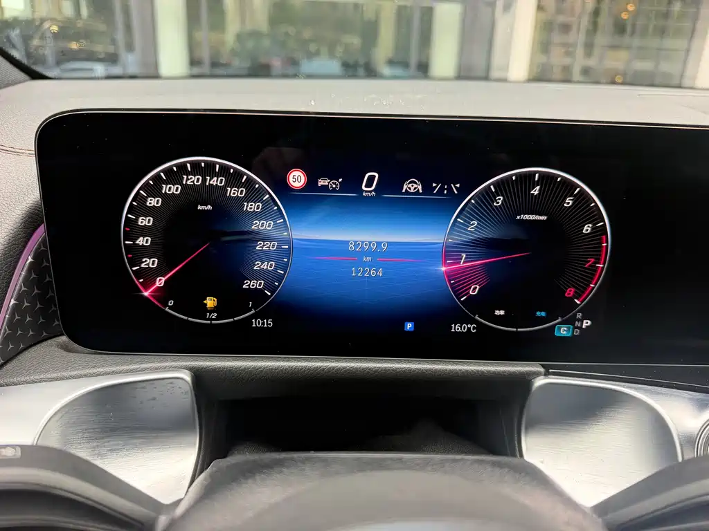 Mercedes-Benz GLB — миниатюра 2