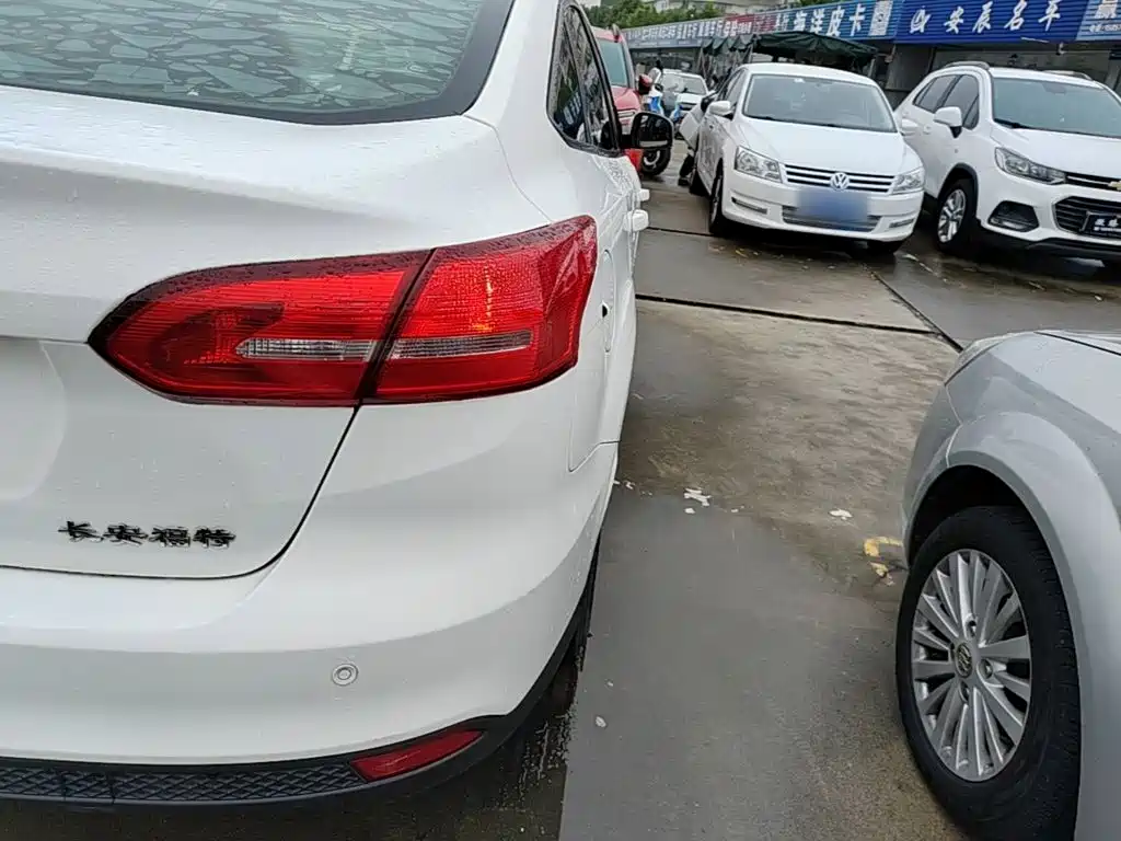 Ford Focus — миниатюра 8