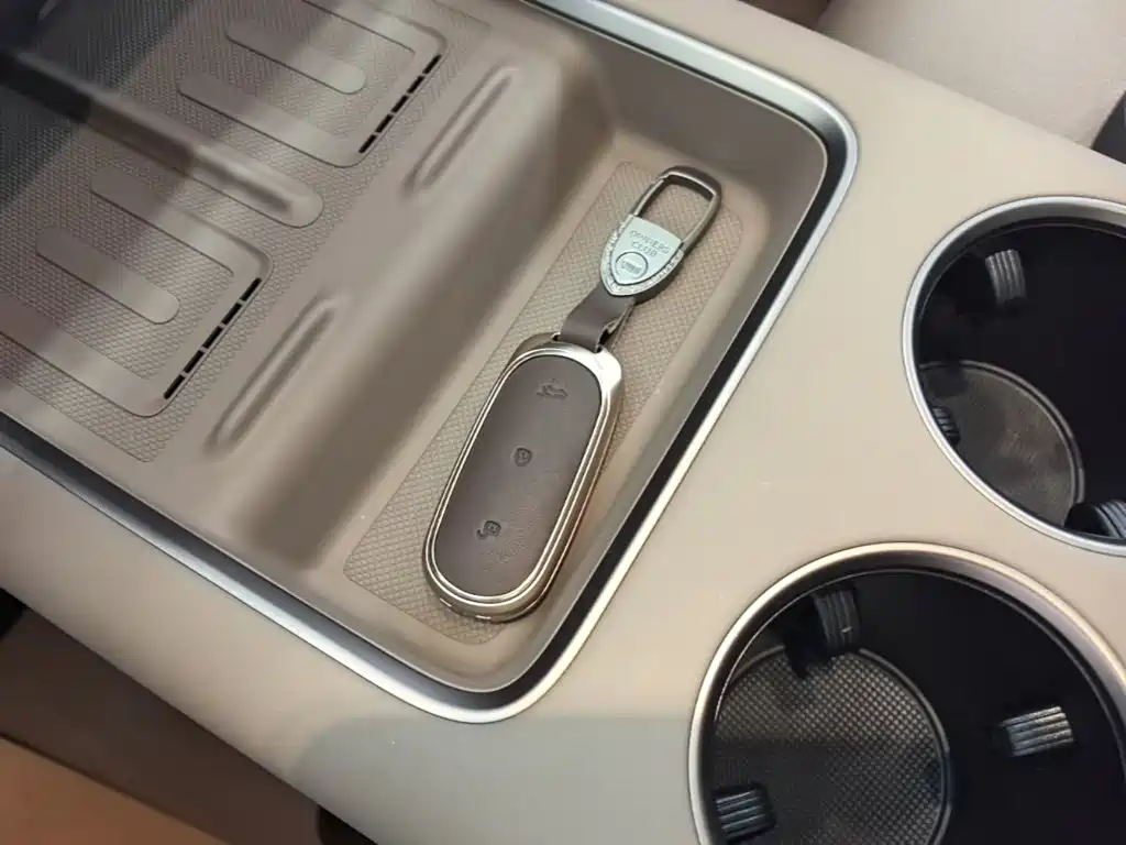 Li Auto Li MEGA — миниатюра 9