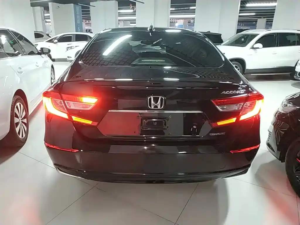 Honda Accord — миниатюра 6