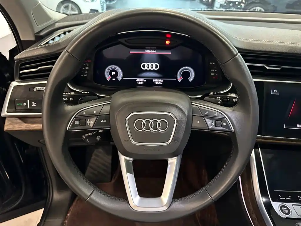 Audi Q7 — миниатюра 12